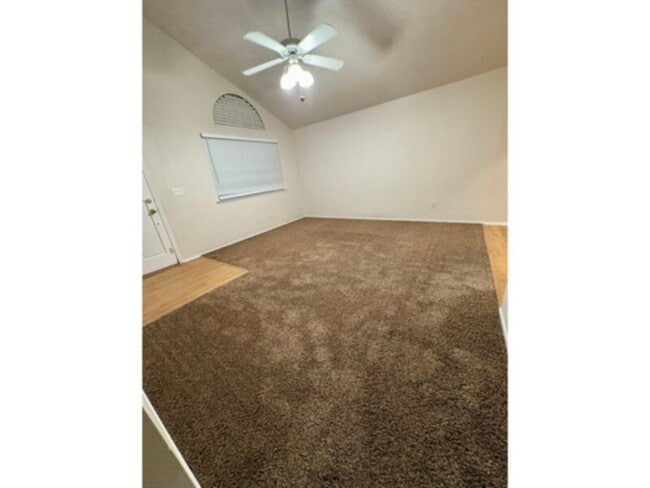 Building Photo - New price!!!!