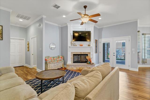 Building Photo - 3300 Fountain Way