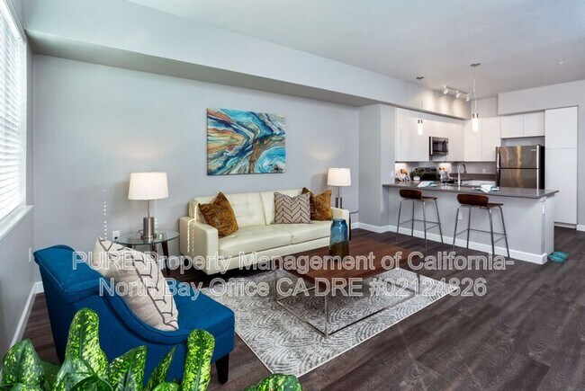 Building Photo - 785 Baywood Dr