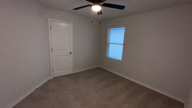 Building Photo - Charming 4-Bedroom Home Available for Rent...