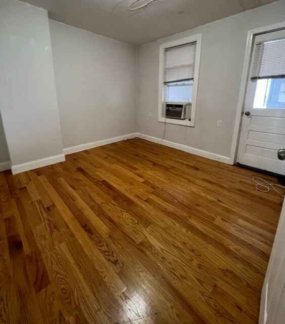 Building Photo - 67 Marion St