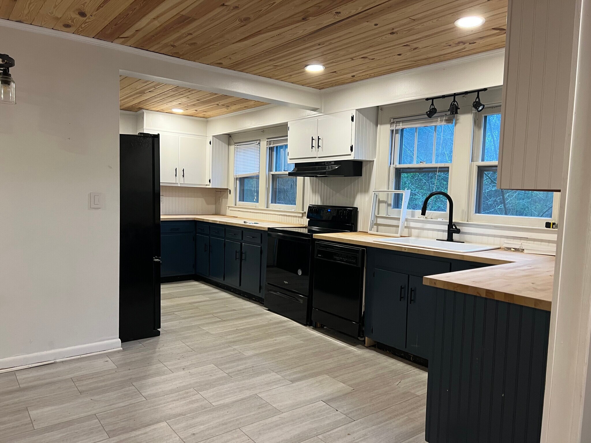 Kitchen - 104 Goodson Ave