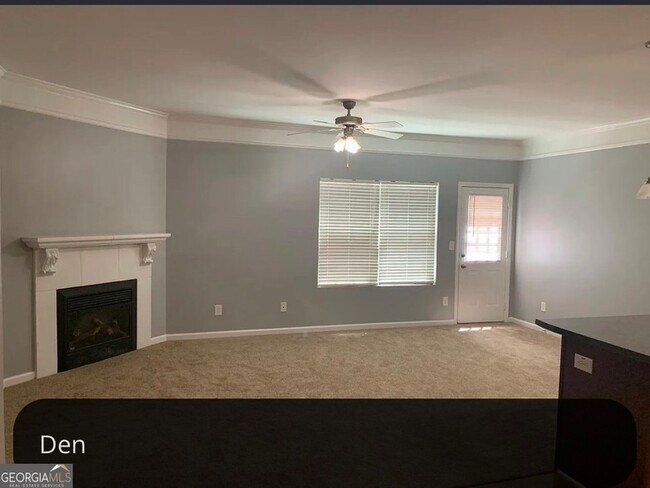 Building Photo - 5054 Lower Elm St
