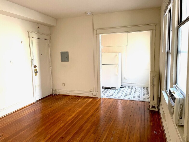 Building Photo - 1715 P St NW