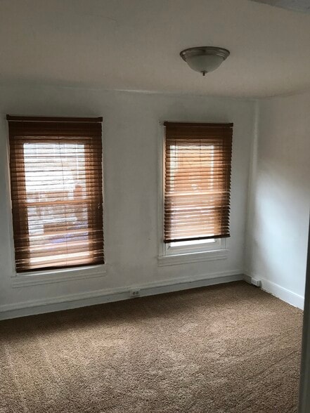 Building Photo - 520 S 14th St