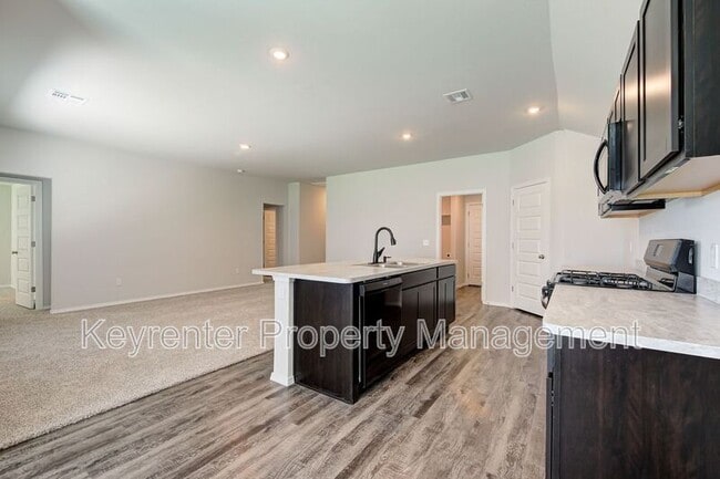 Building Photo - 504 Old Hickory Ln