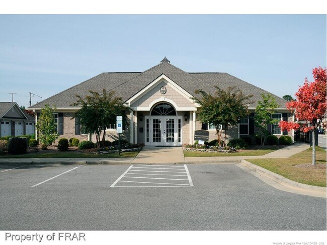 Building Photo - 1820 Jennifer Ln