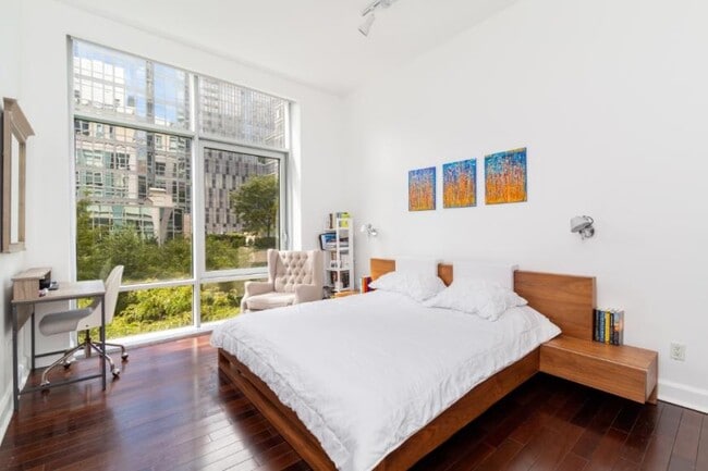 Building Photo - 2 bedroom in New York NY 10023