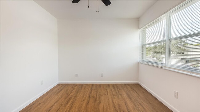 Building Photo - 3001 NW 4th Terrace