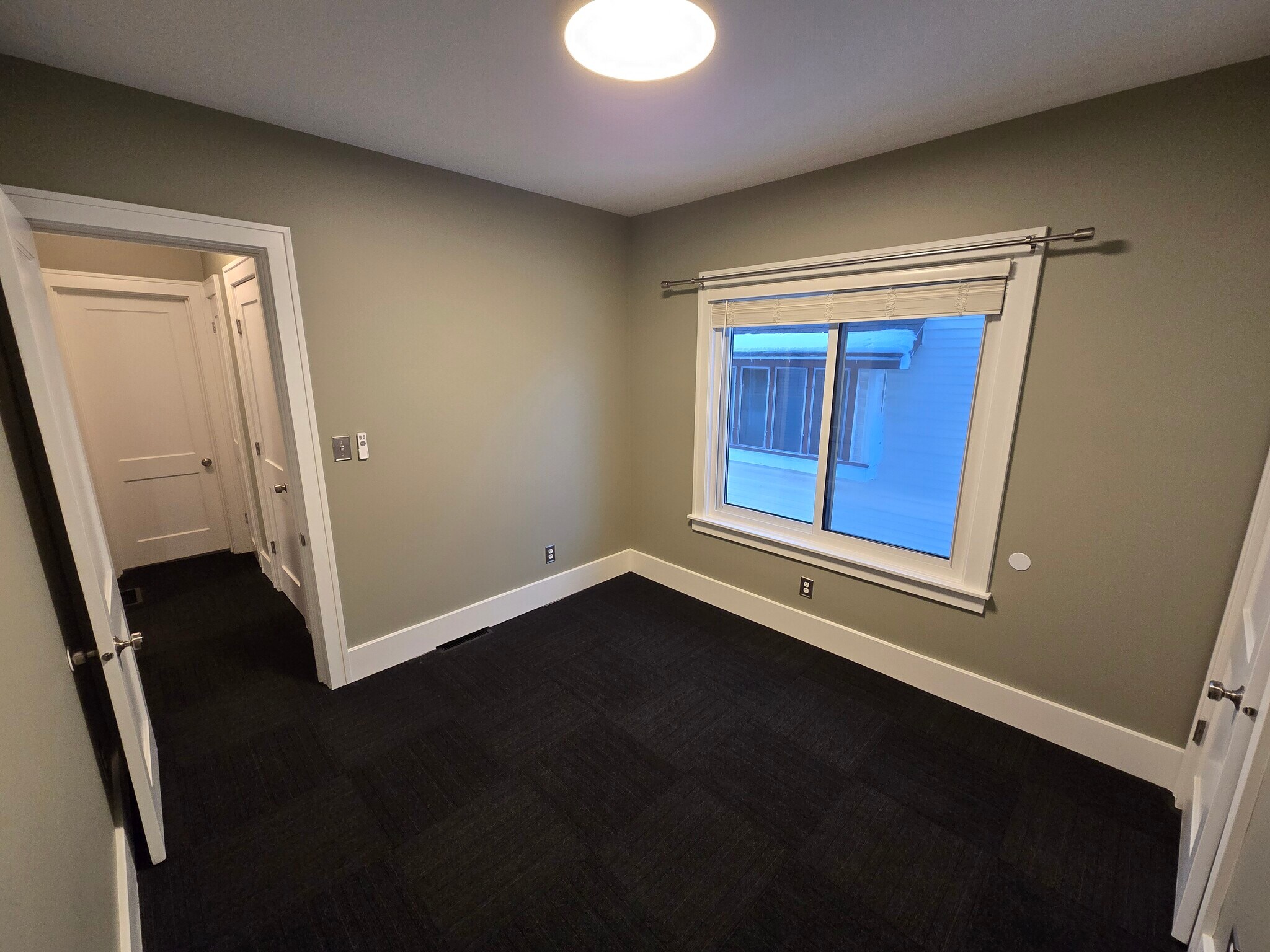 apt 1 main bed - 1019 Widdicomb Ave NW