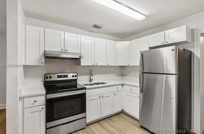 Building Photo - 6546 SW 21st St
