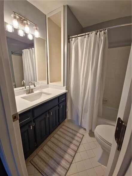 Building Photo - 9373 Kingston Crossing Cir