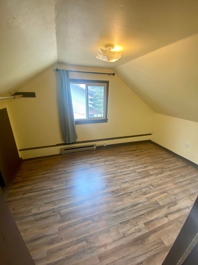 Building Photo - Whitefish River unfurnished 2 bedroom home!