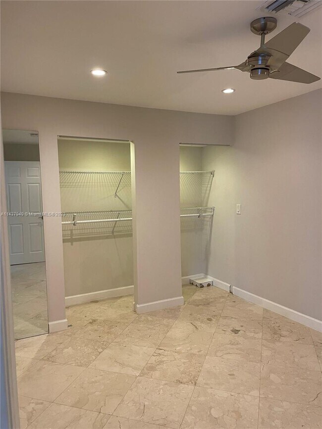 Building Photo - 76 Isle of Venice Dr