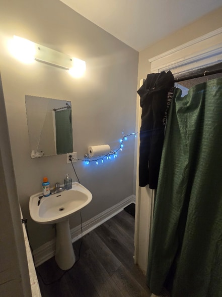 Building Photo - 329 Byrd St