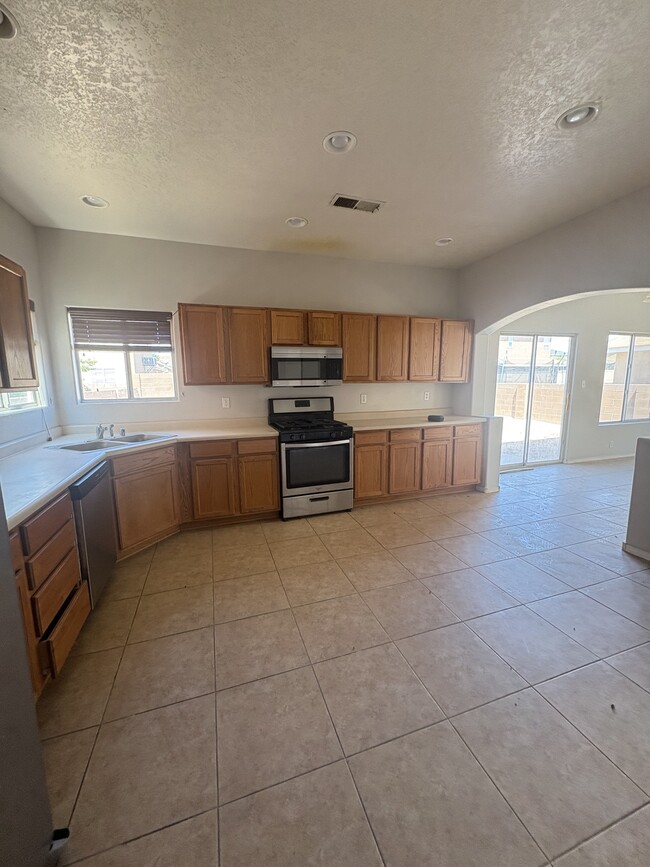 Building Photo - 1607 Costilla Rd