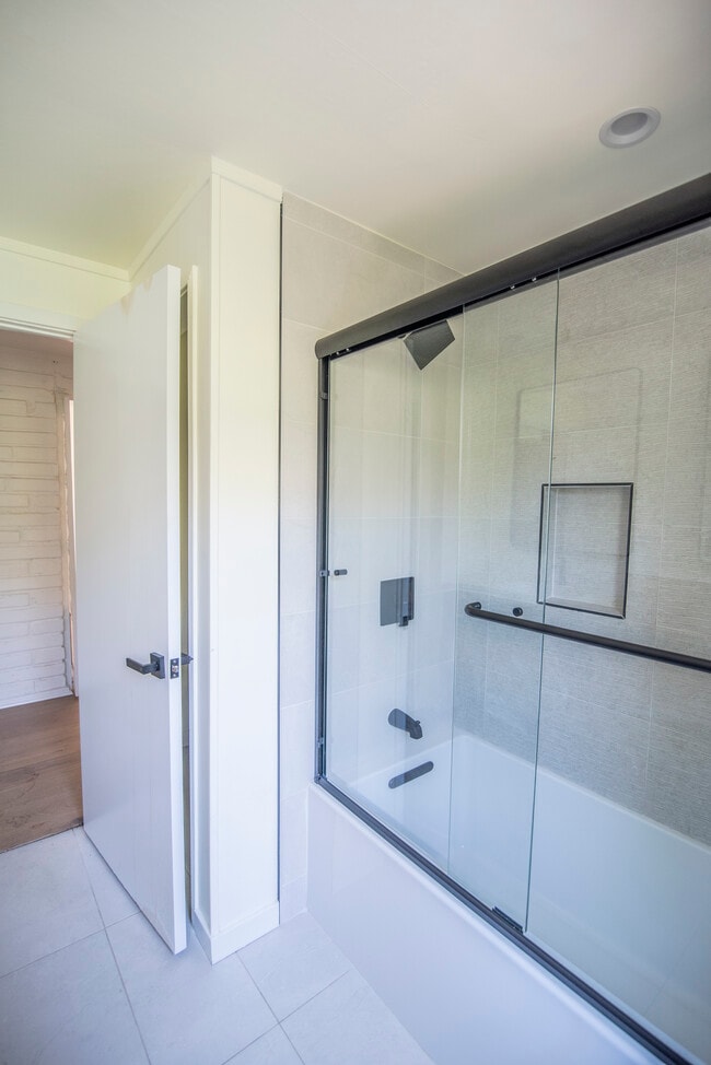 Building Photo - 12335 Tiara St