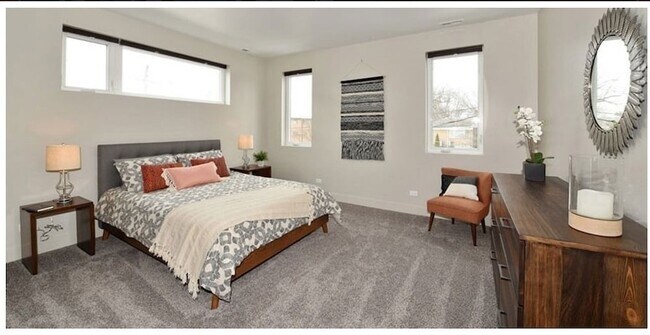 Building Photo - 717 Rogers St