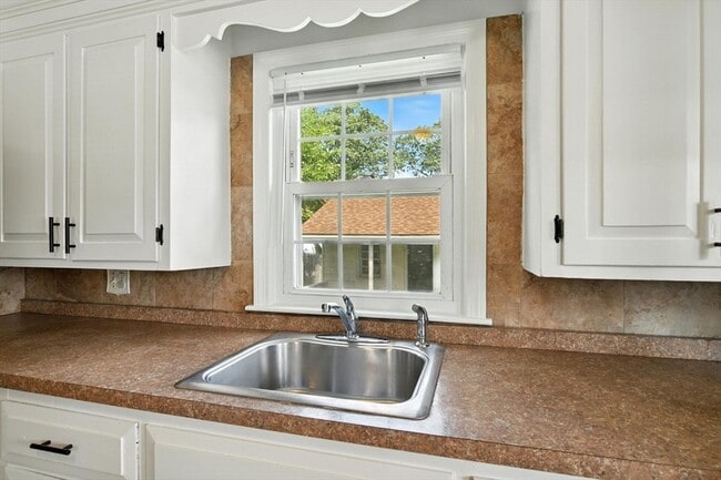 Building Photo - 1118 Boston Rd