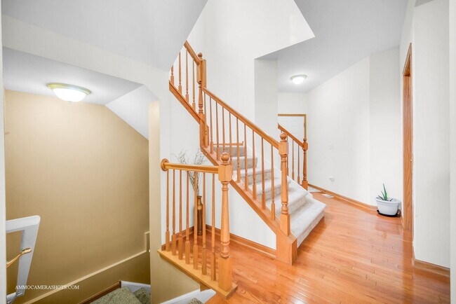 Building Photo - 369 Vaughn Cir