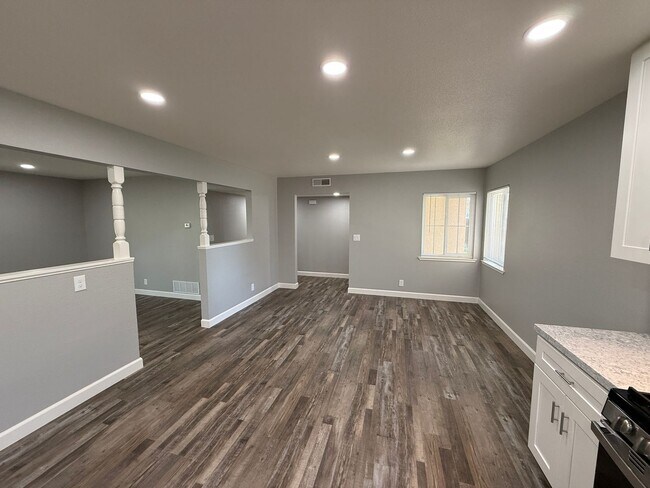 Building Photo - Newly remodeled 3 bedroom in the heart of ...