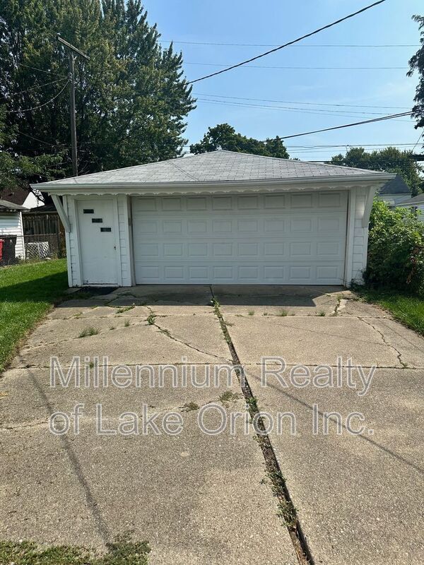 Building Photo - 27532 O'Neil St