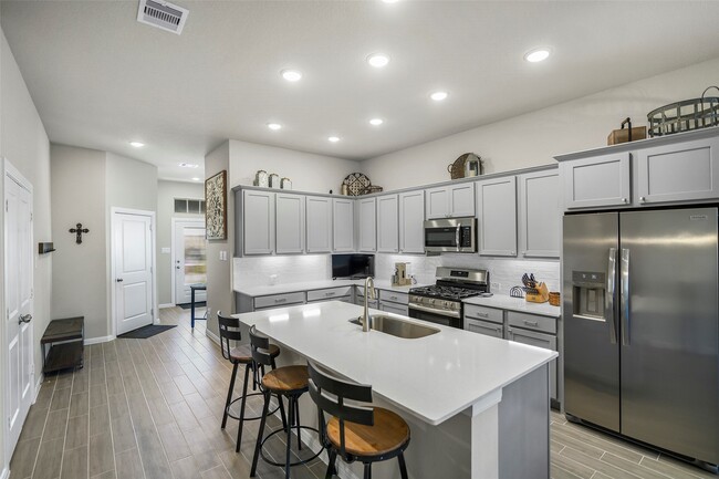 Building Photo - 7474 Cattail Fls Ln