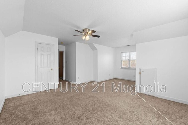 Building Photo - 832 Prairie Ln