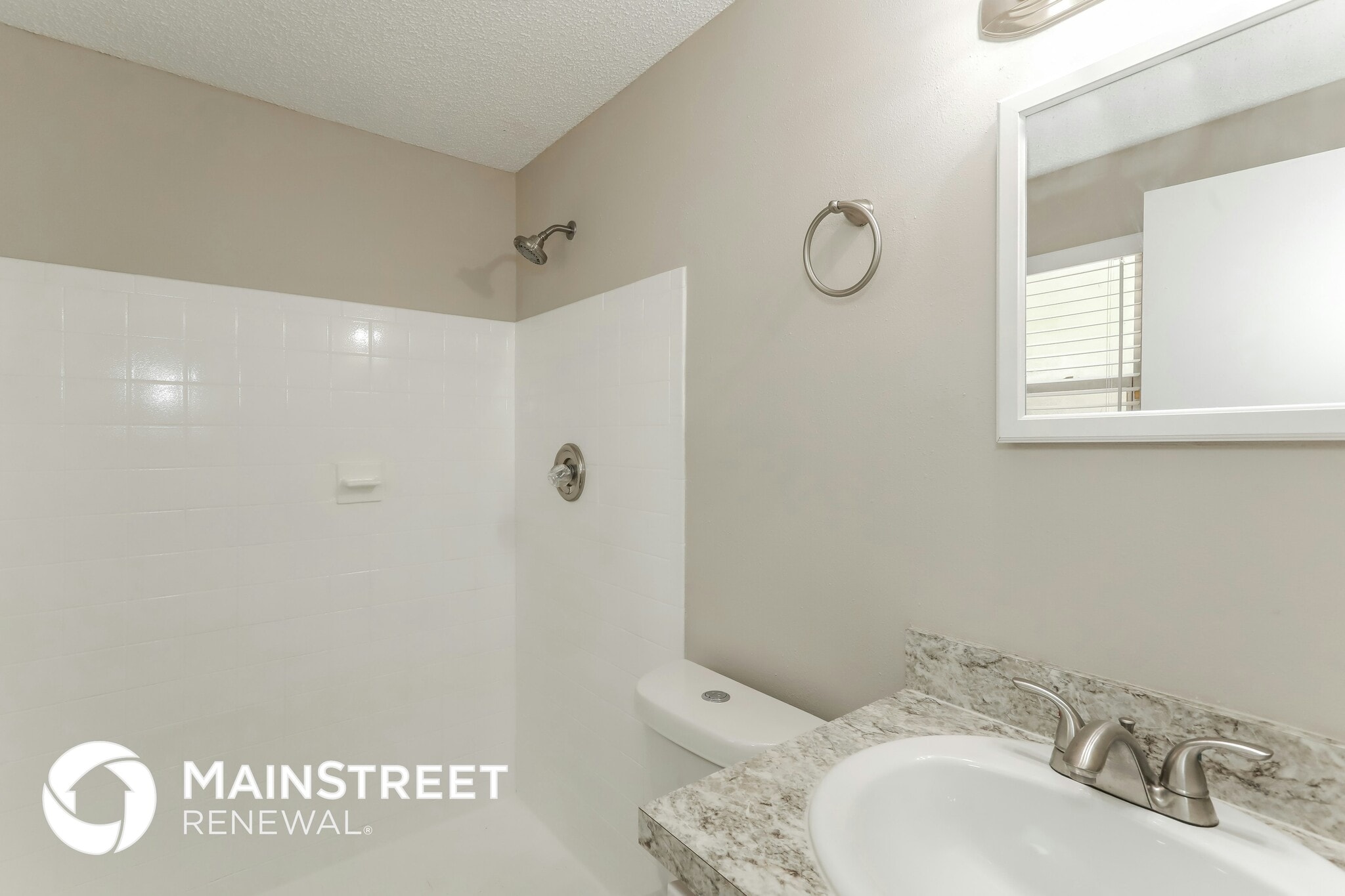 Building Photo - 2433 Justin Rd E