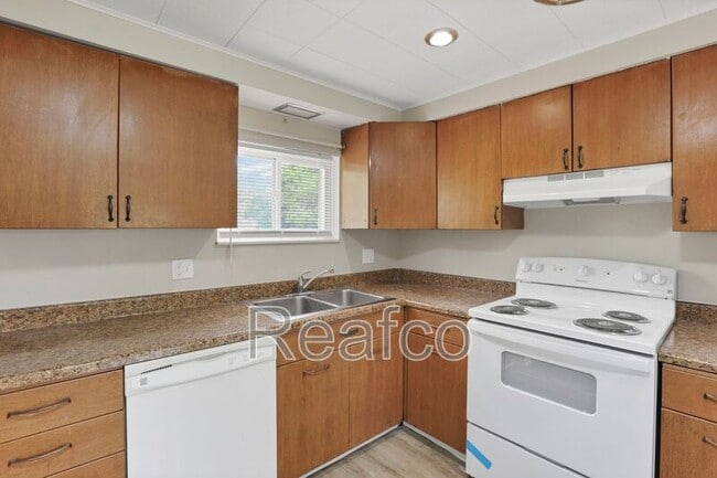 Building Photo - 1021 Binns Blvd