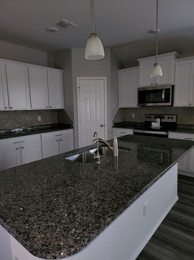 Building Photo - 1808 Fall Creek Ct