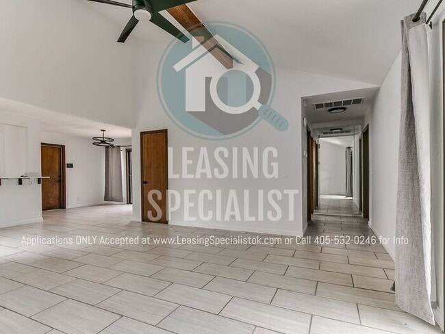 Building Photo - 2 Bed 2 Bath Garden Home in SW OKC's The R...