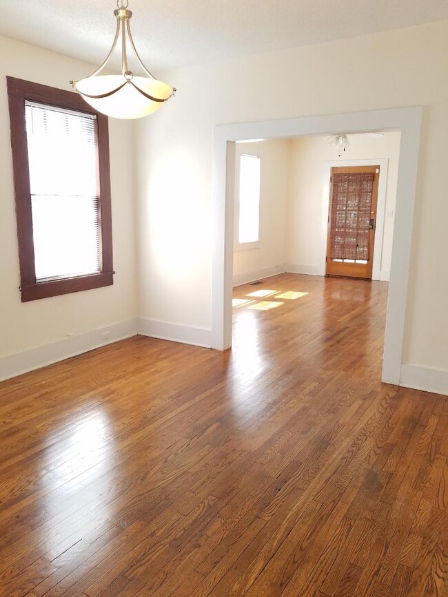 Building Photo - 1509 Troupe St