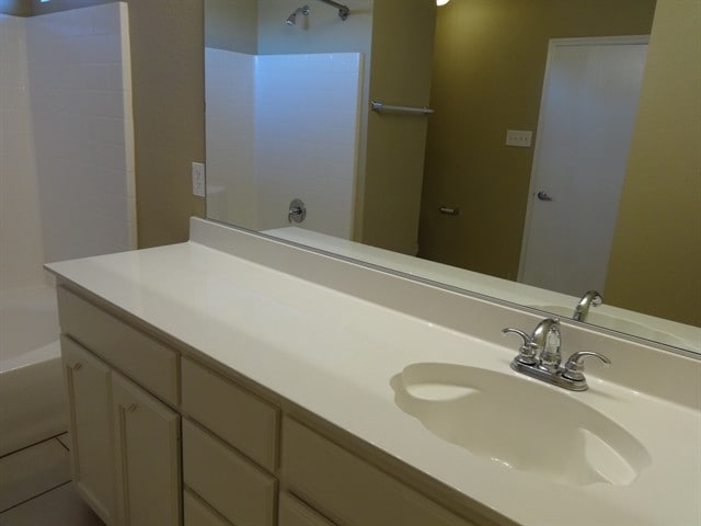 Building Photo - 6001 Melanie Dr