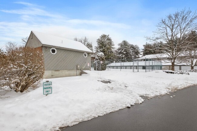 Building Photo - 5 Blackstone Dr