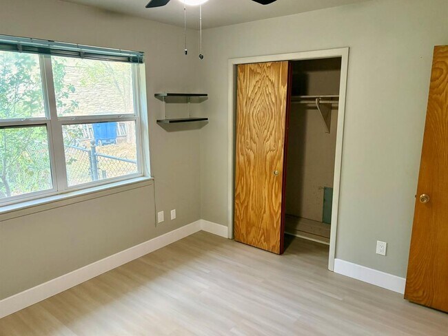 Building Photo - 11401 Indianhead Dr