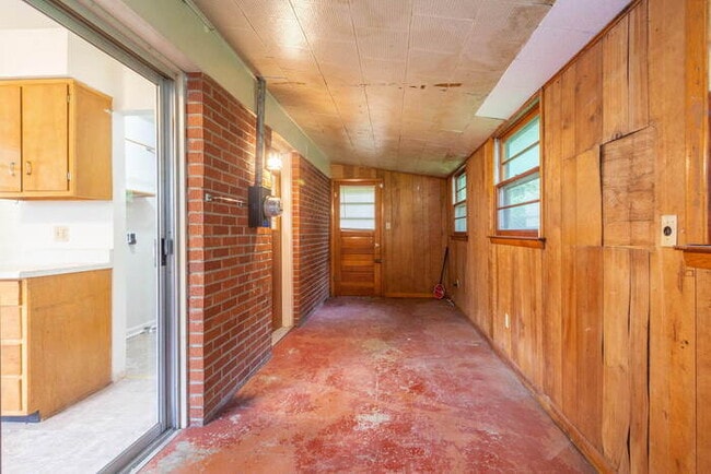 Building Photo - 2BR/1BA near Campus