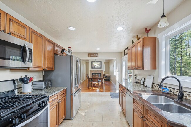 Building Photo - 278 N Many Lakes Dr