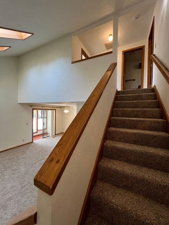 Building Photo - E Court Duplex