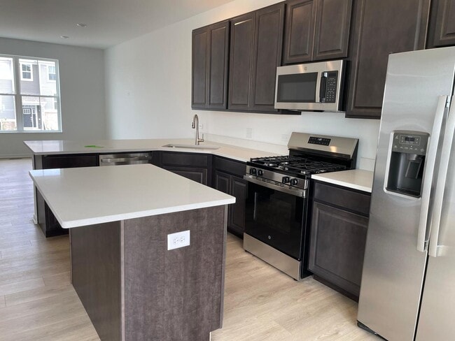 Building Photo - 14936 S McCarthy Cir
