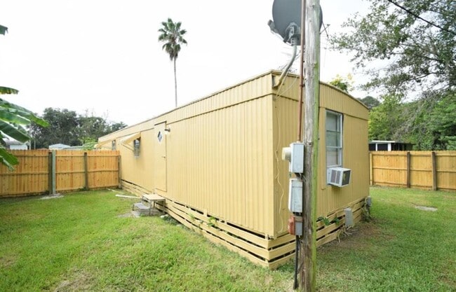 Building Photo - 3306 Peachtree Hill Rd
