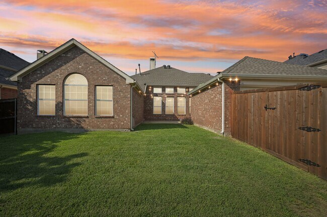Building Photo - 4400 Foxtail Ln