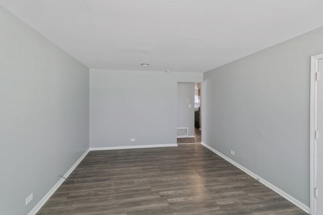 Building Photo - 444 W Hickory St