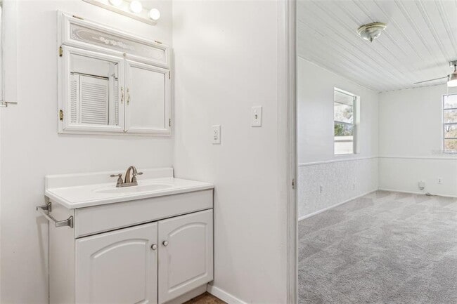 Building Photo - 33546 Chancey Rd