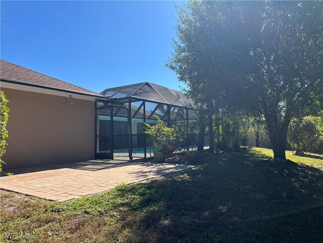 Building Photo - 385 Ashbury Way