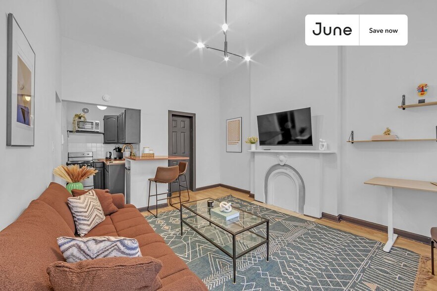 Building Photo - 336 W 46th St