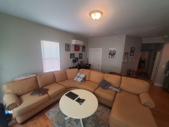 Building Photo - 41 Washburn St