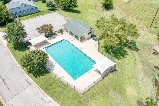 Building Photo - 216 Cassandra Dr