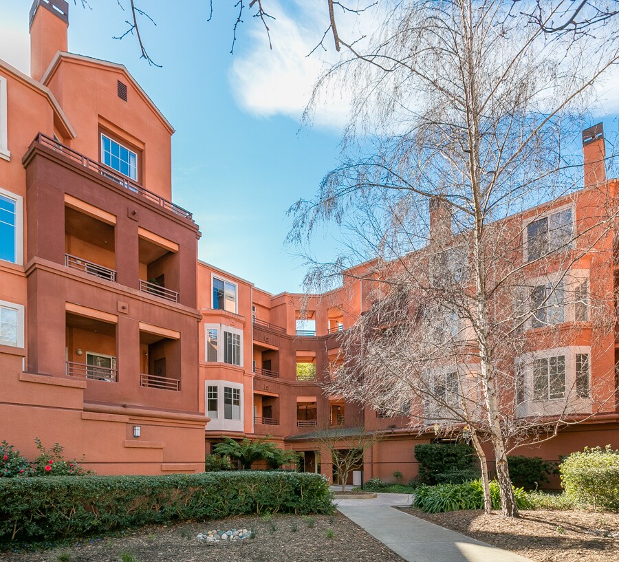 Building Photo - 320 Caldecott Ln