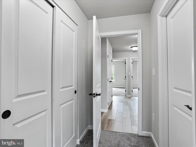 Building Photo - 129 Delano Dr